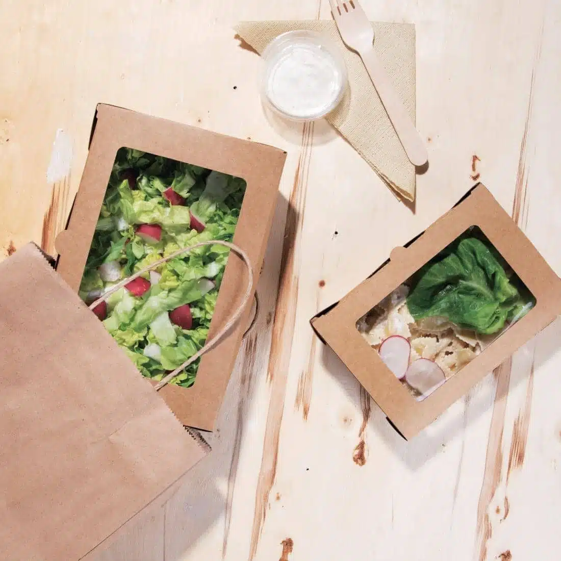 Fiesta Compostable Salad Boxes with PLA Windows 700ml (Pack of 200) - Image 5