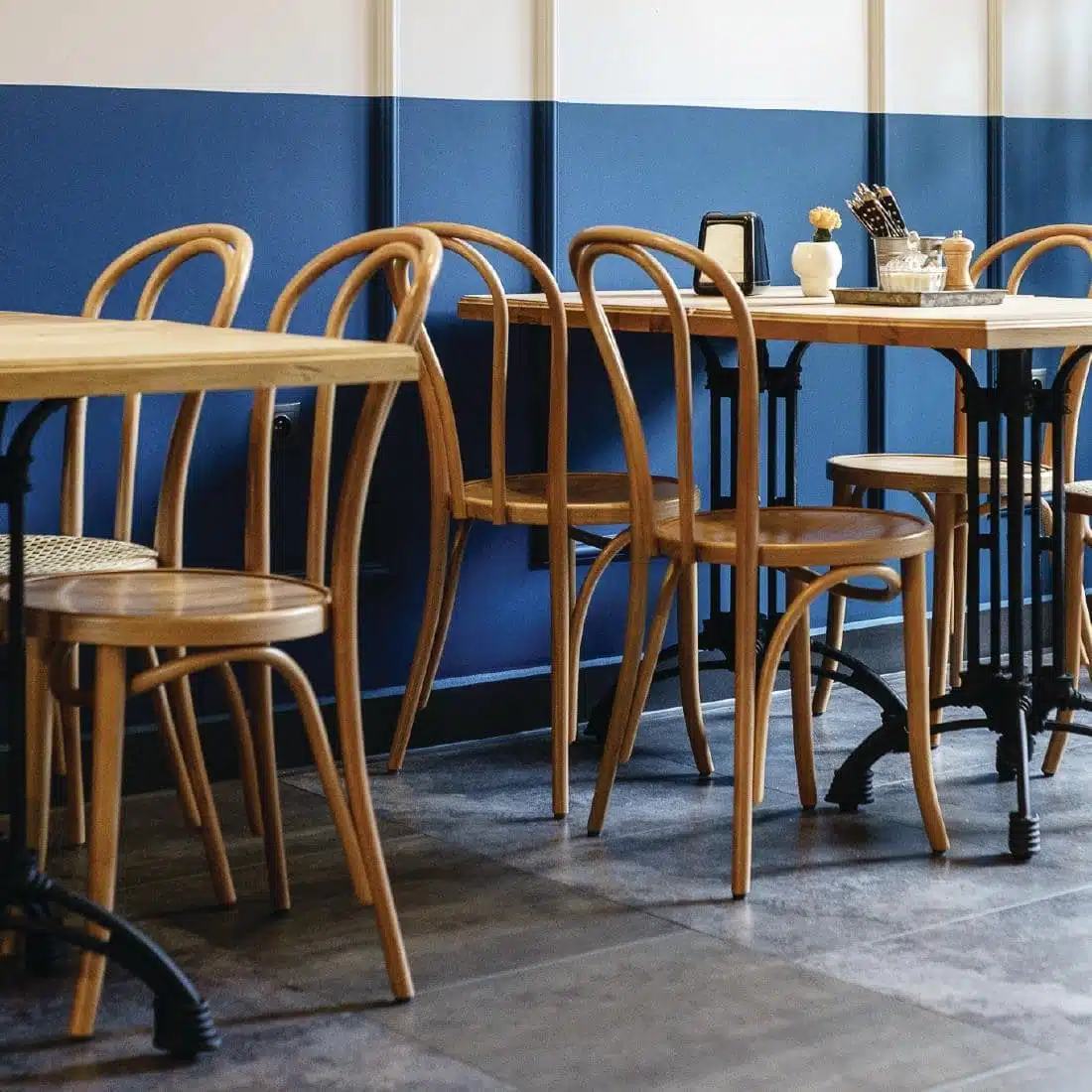 Bolero Cast Iron Decorative Brasserie Table Leg Base - Image 9