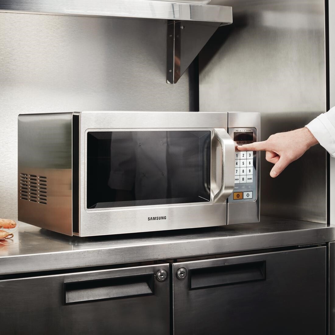 Samsung CM1089 1100w Microwave Oven