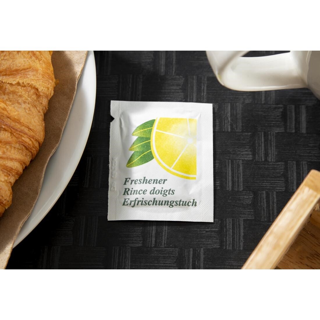 Small Freshening Hand Wipe