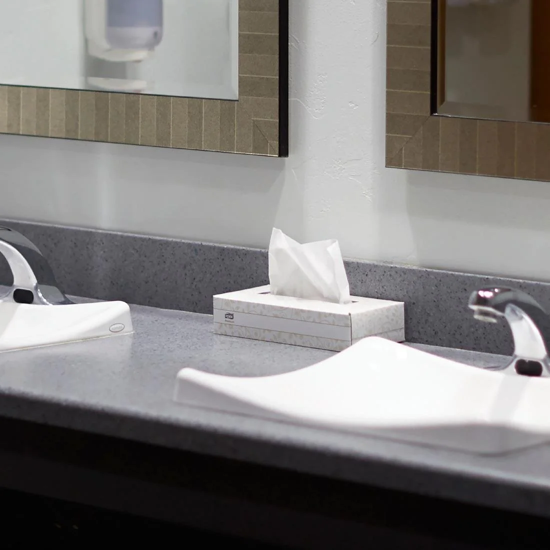 Tork Soft Facial Tissues White F1 (30 Pack) - Image 4