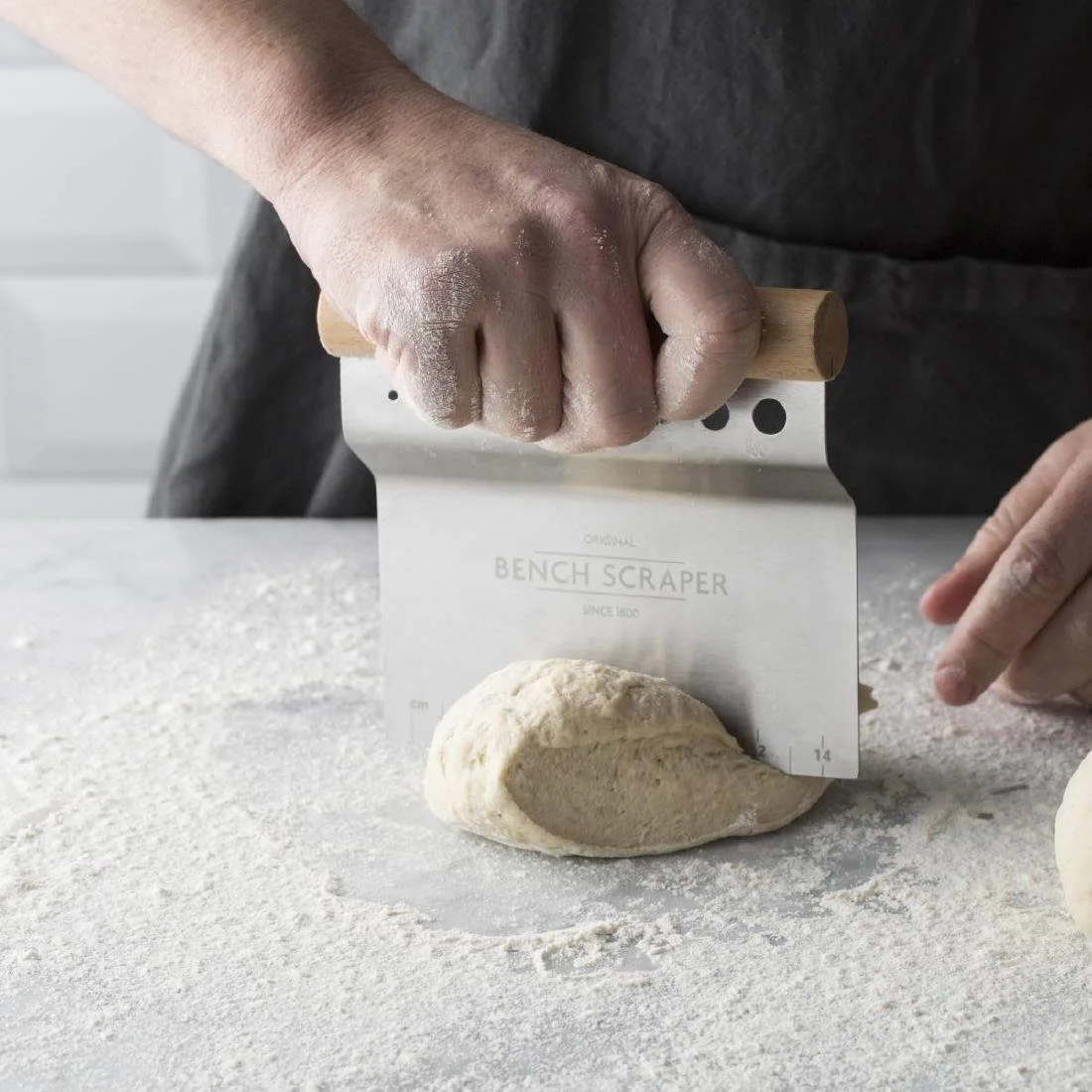 Mason Cash Innovative Kitchen 4-in-1 Bench Scraper - Image 3