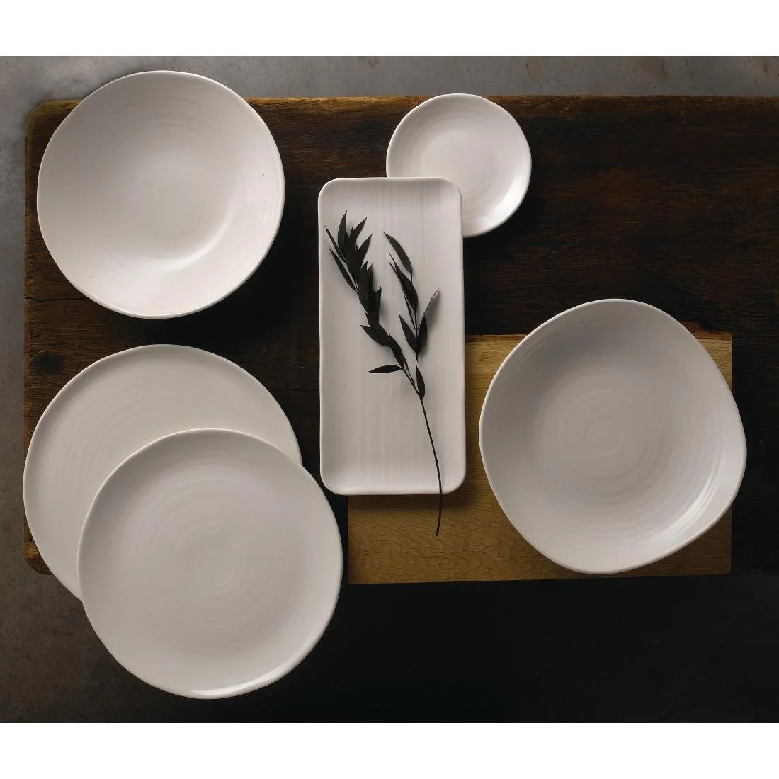 Dudson White Organic Flat Plates 318mm (6 Pack) - Image 2