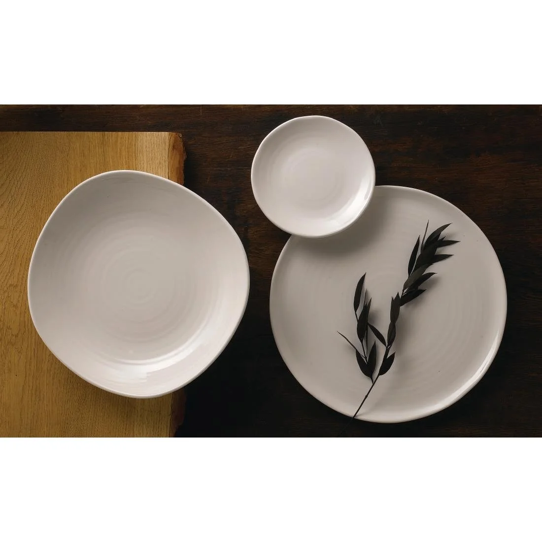 Dudson White Organic Flat Plates 318mm (6 Pack) - Image 4