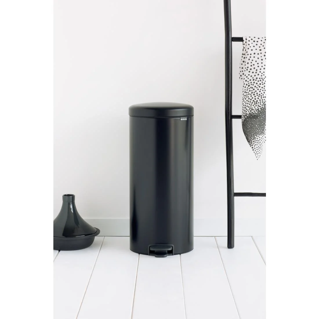 Brabantia Newlcon Pedal Bin Matt Black 30Ltr - Image 2