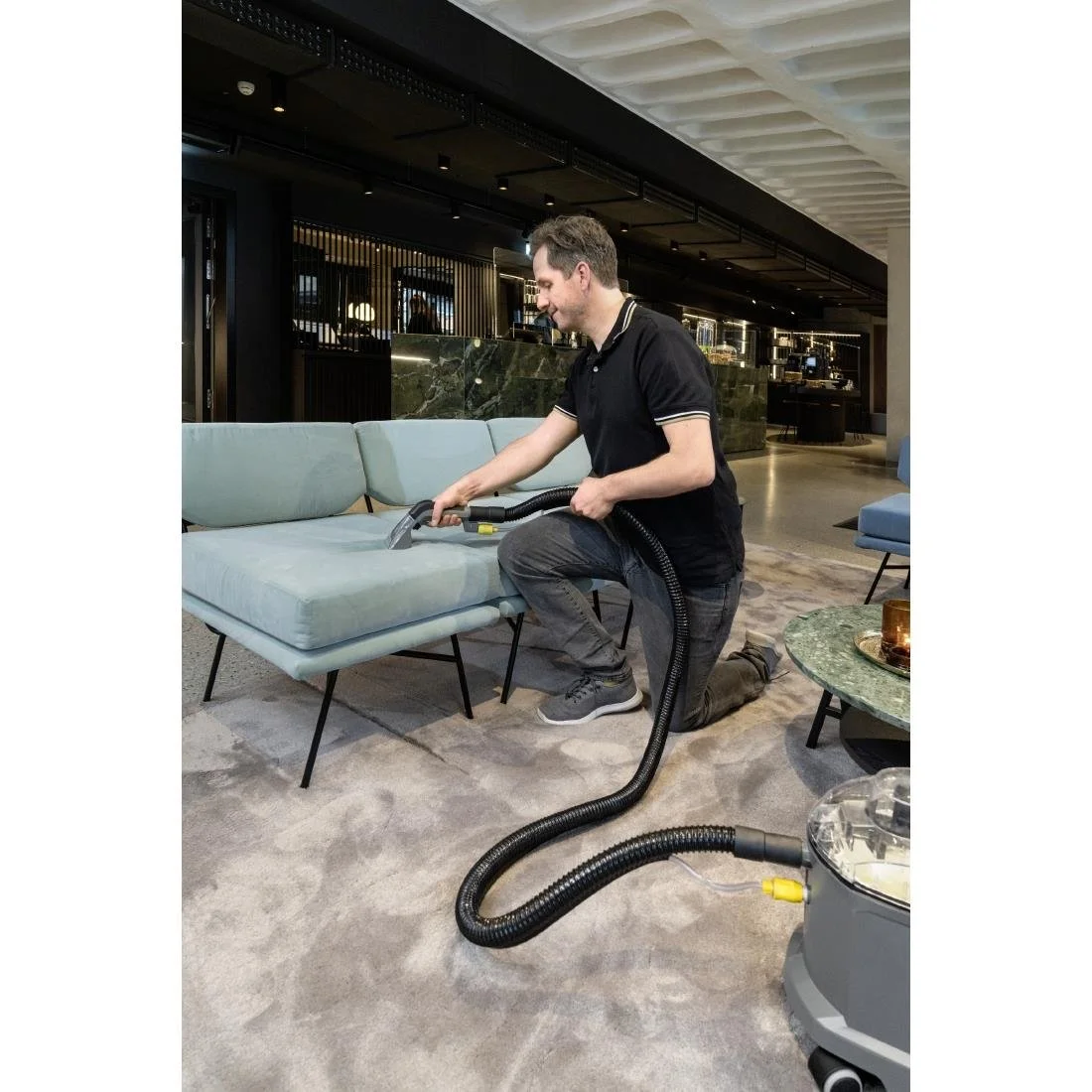 Karcher Spray Extraction Cleaner Puzzi 8/1 C - Image 4