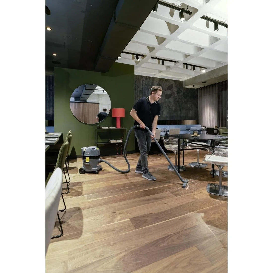 Karcher Battery Wet and Dry Vacuum NT 22/1 AP BP Without Battery and Charger - Image 2