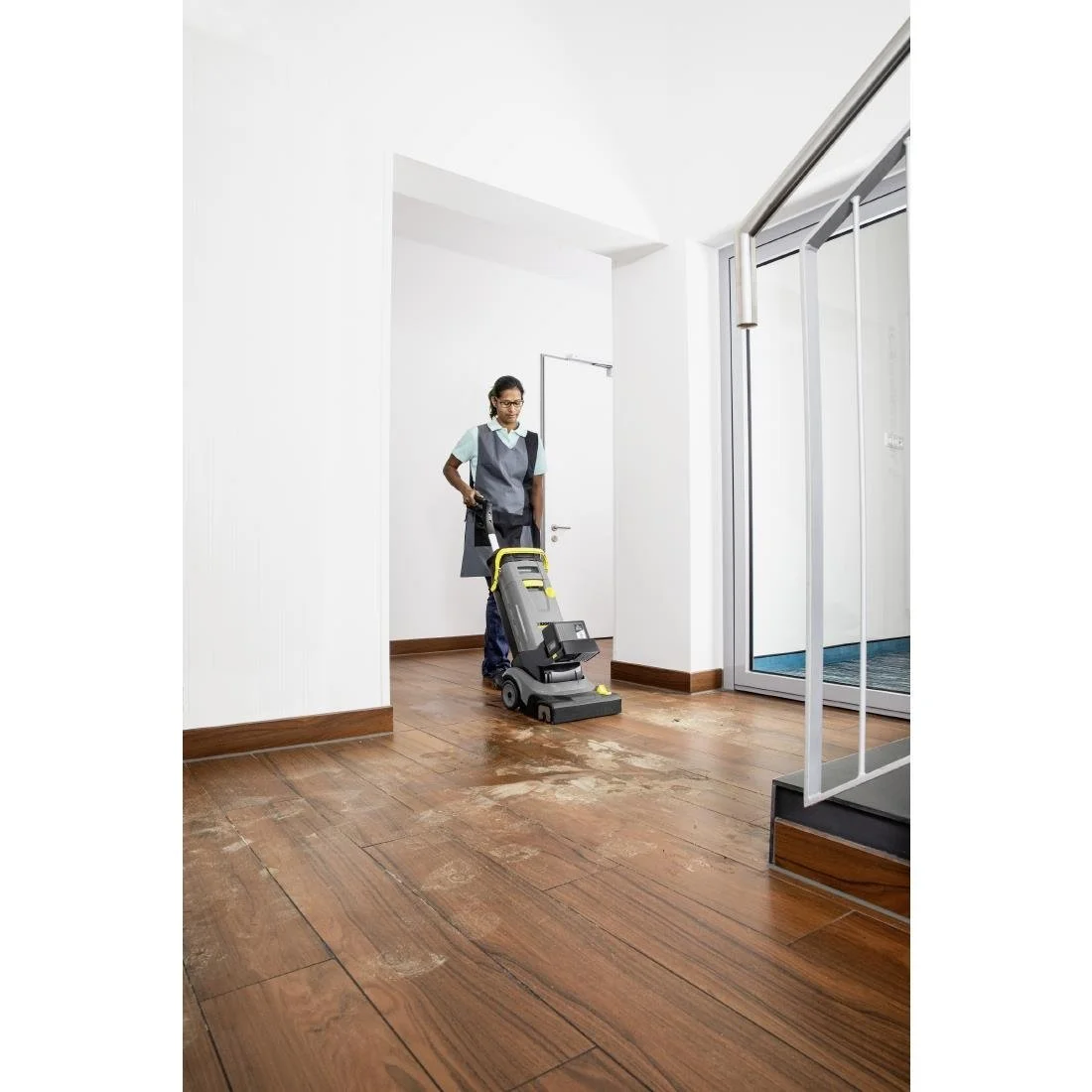 Karcher Scrubber Dryer BR 30/4 C BP Without Battery and Charger - Image 4