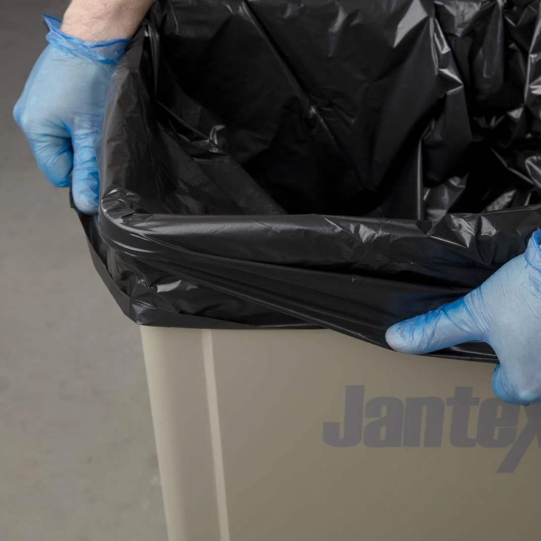 Jantex Heavy Duty Bin Bags Black 70Ltr (100 Pack) - Image 3