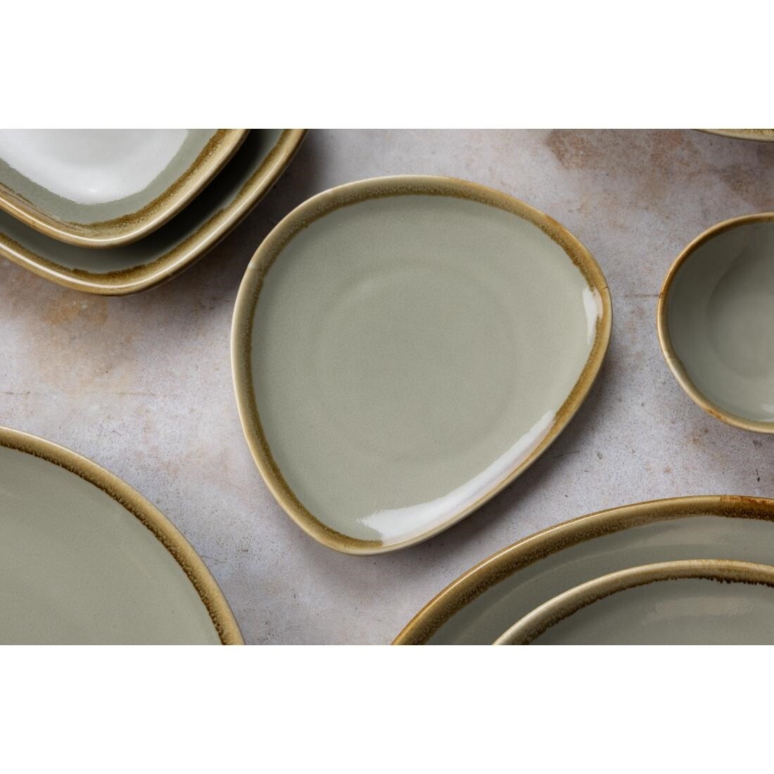 Olympia Kiln Triangular Plate Moss 230mm