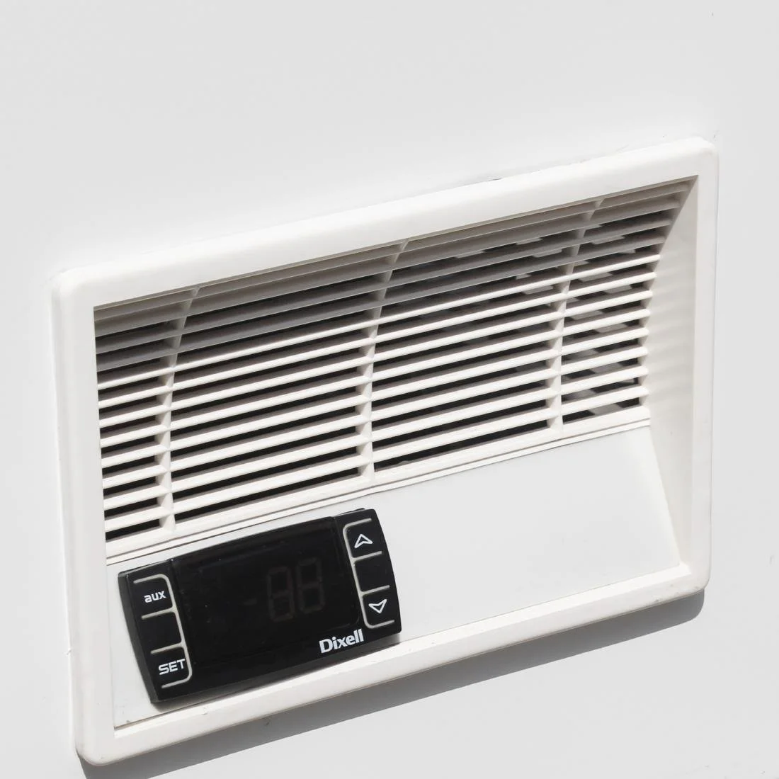 Polar G-Series Chest Freezer with Stainless Steel Lid 581Ltr - Image 6