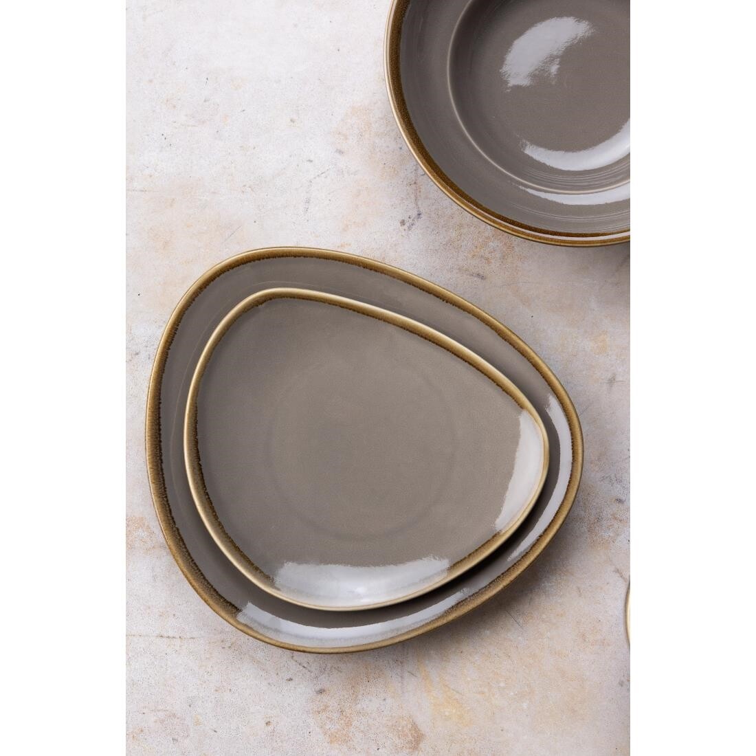 Olympia Kiln Triangular Plate Smoke 230mm