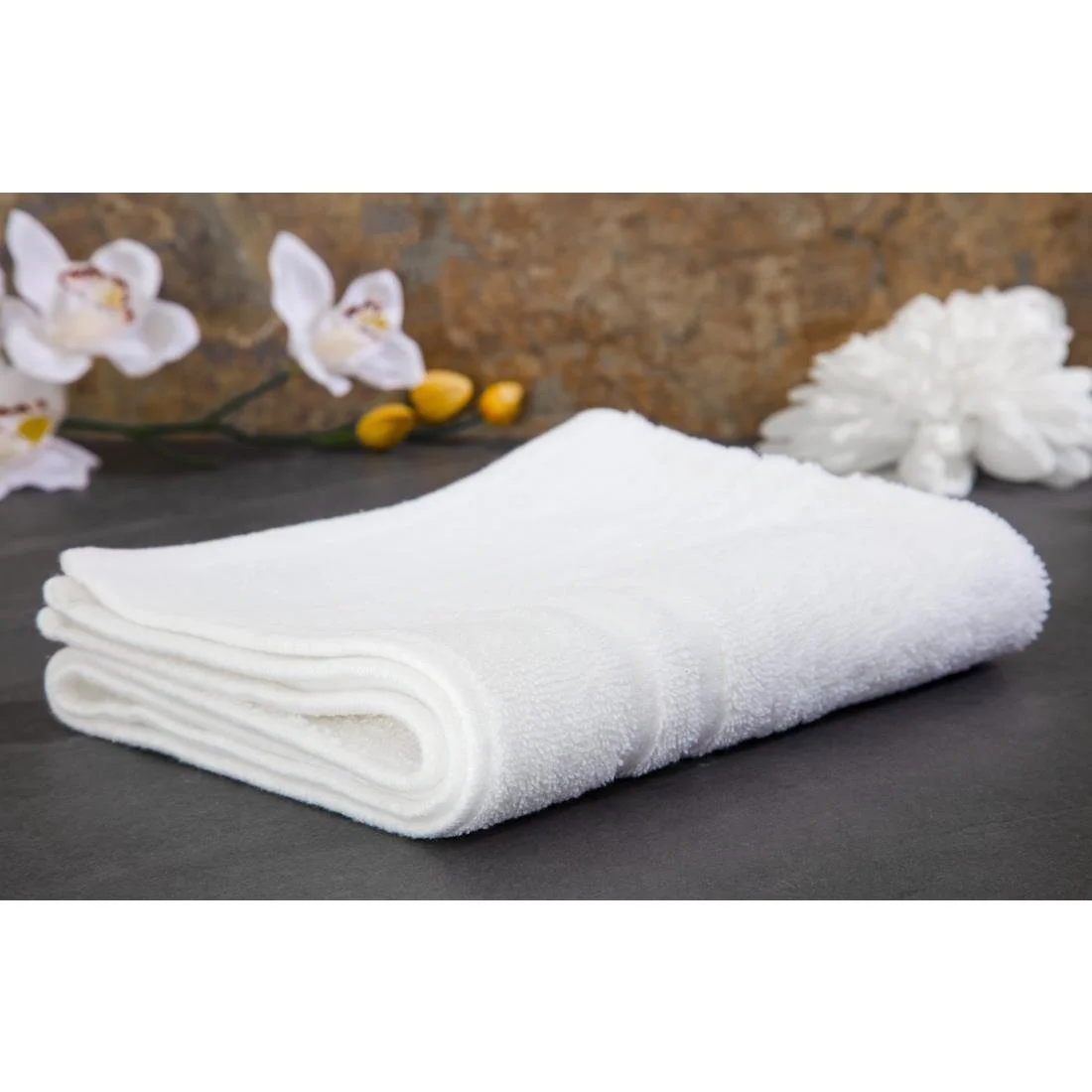EcoKnit Bath Mat White, 800gsm - Image 1