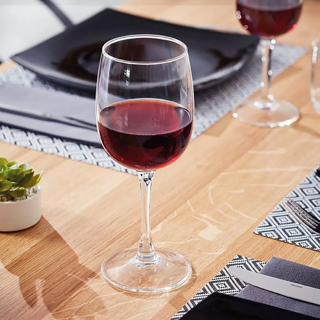 Arcoroc Elisa Wine Glasses 420ml (36 Pack) - Image 4