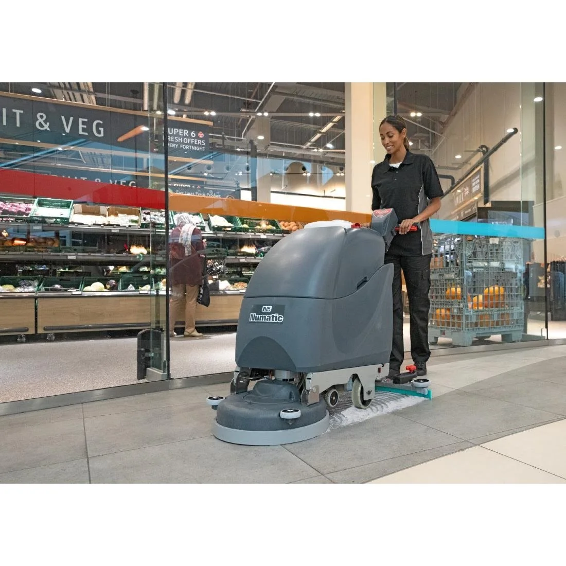 Numatic Mid Sized Cordless Scrubber Dryer TBL4045 with 1xNX1K Battery - Image 11