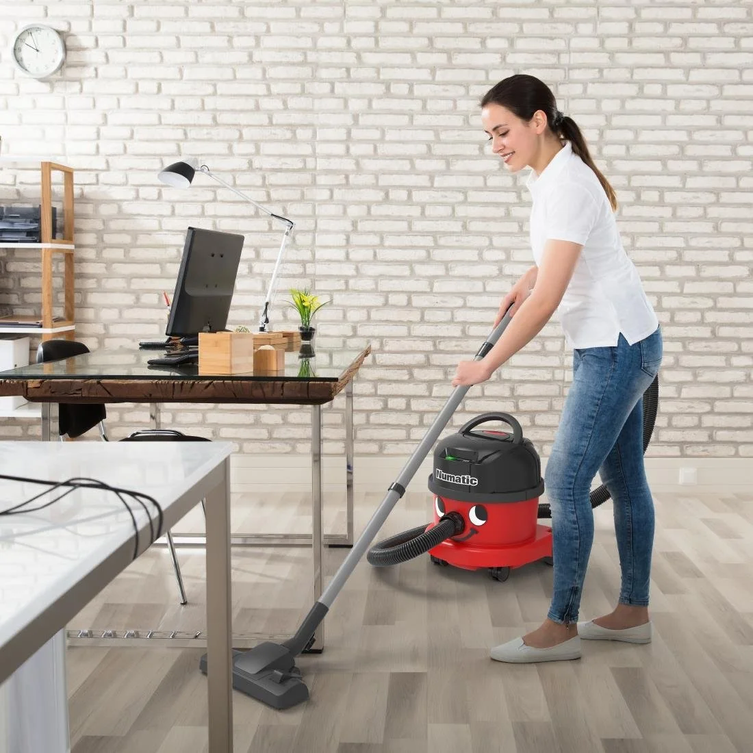 Numatic Pro Cordless Henry Vacuum NBV240NX - Image 8