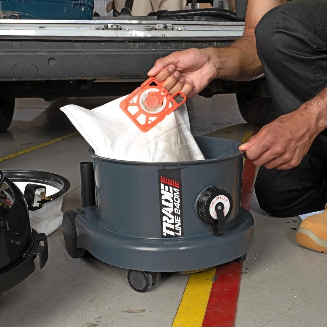 Numatic TradeLine Vacuum Cleaner TRM240 - Image 4