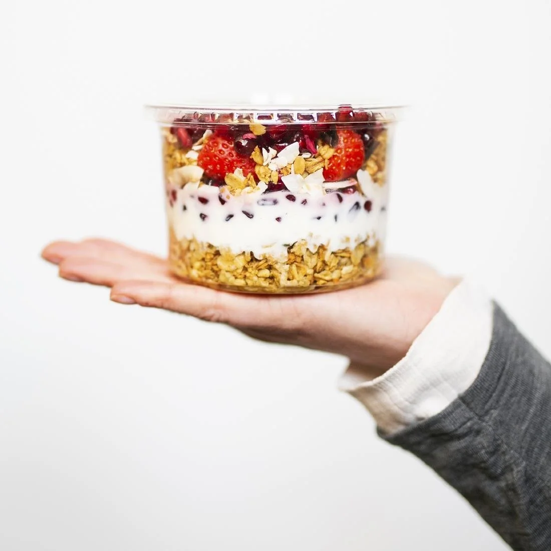 Vegware Round PLA Deli Pots 455ml (500 Pack) - Image 3