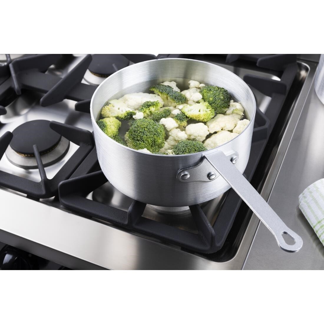Vogue Aluminium Saucepan 5.1Ltr