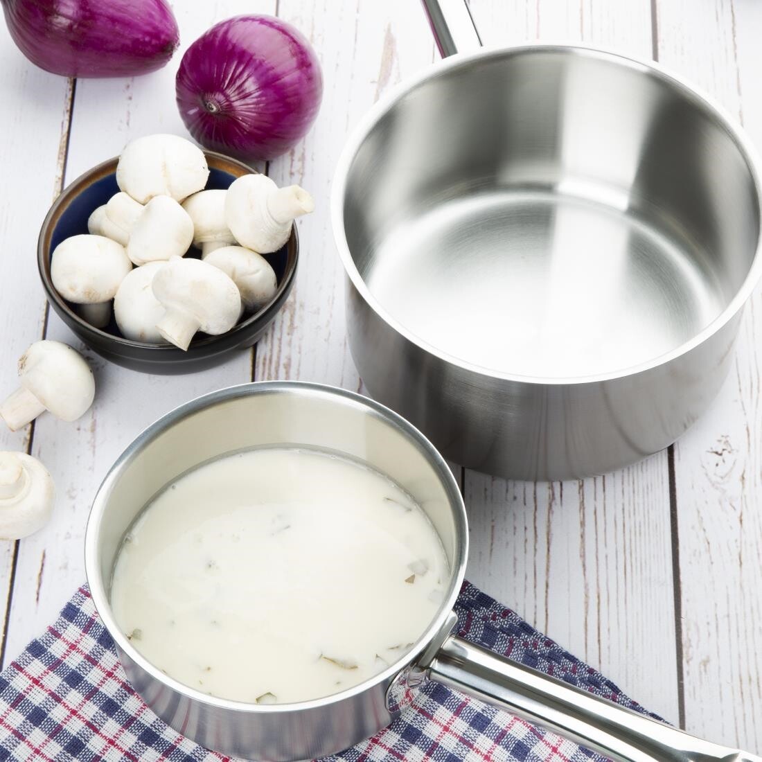 Vogue Stainless Steel Saucepan 3Ltr