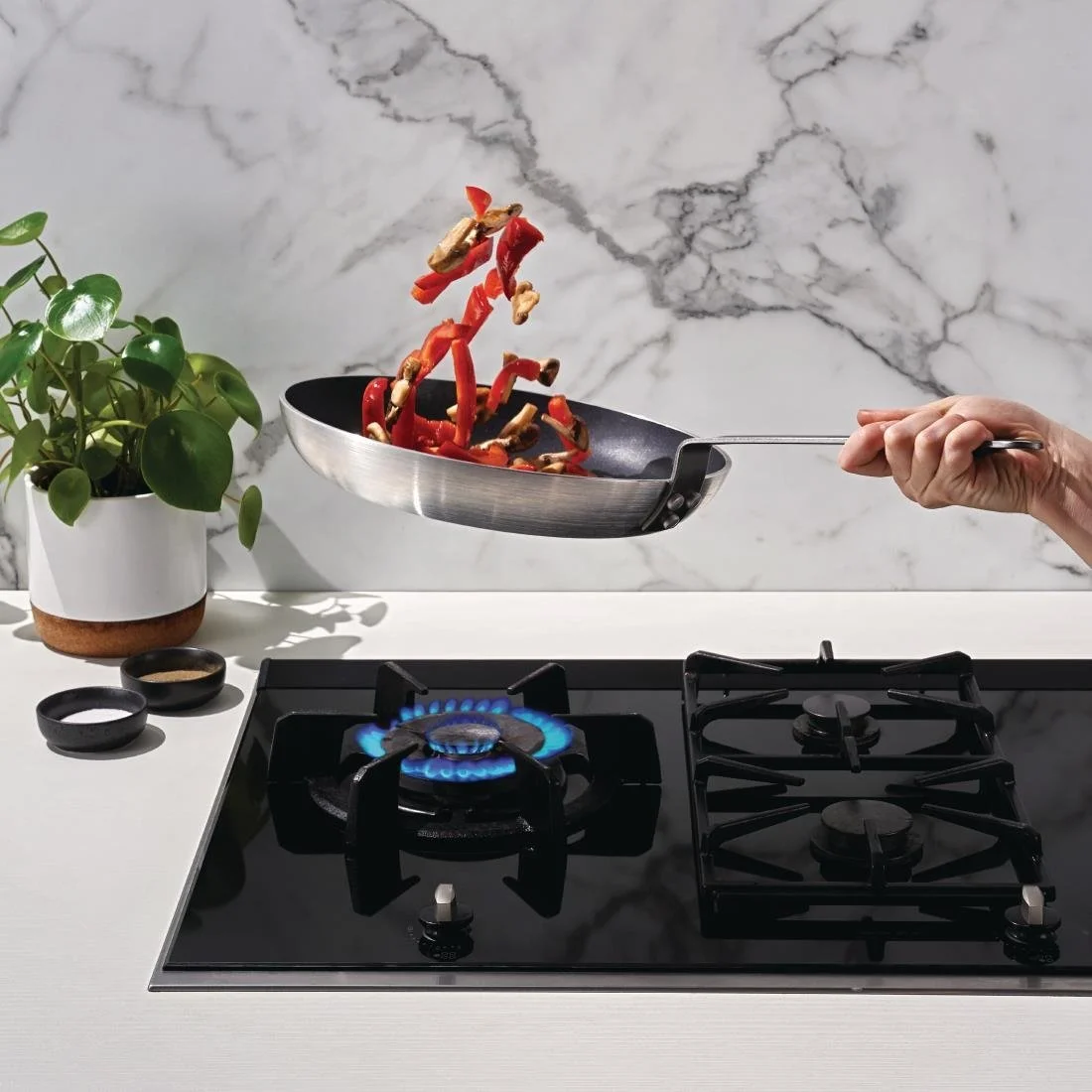 Vogue Aluminium Non-Stick Teflon Frying Pan 30cm - Image 8