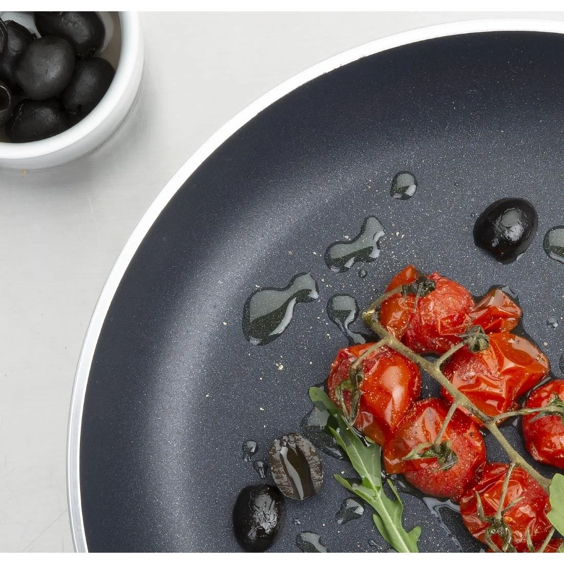 Vogue Aluminium Non-Stick Teflon Frying Pan 30cm - Image 7