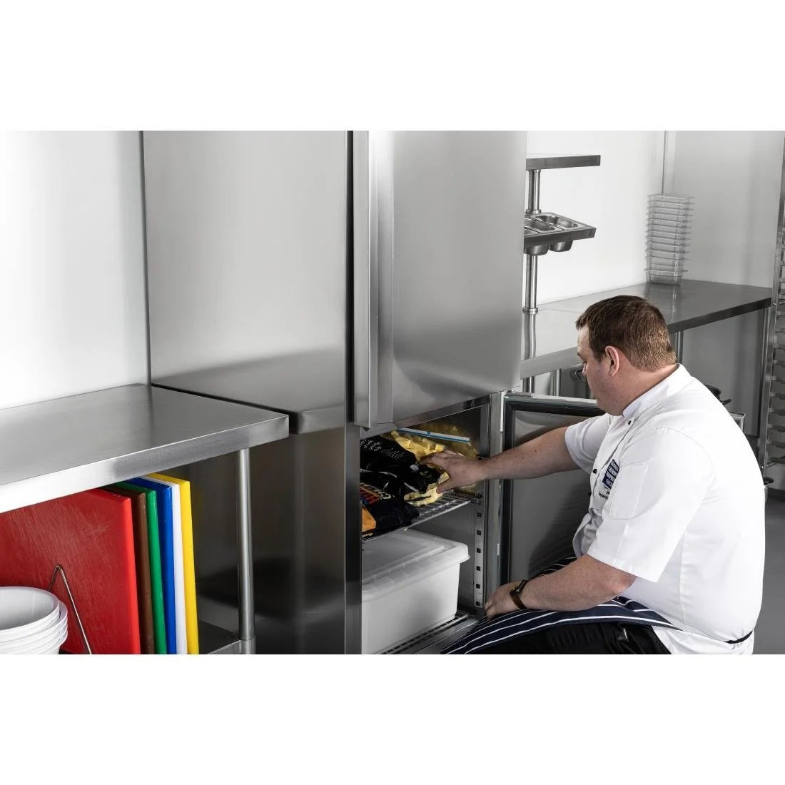 Polar U-Series Fridge Freezer 600Ltr - Image 3