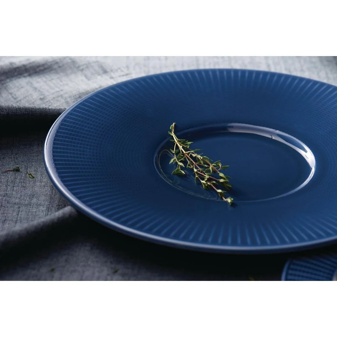 Steelite Willow Azure Gourmet Plates Medium Well Blue 285mm (6 Pack) - Image 4