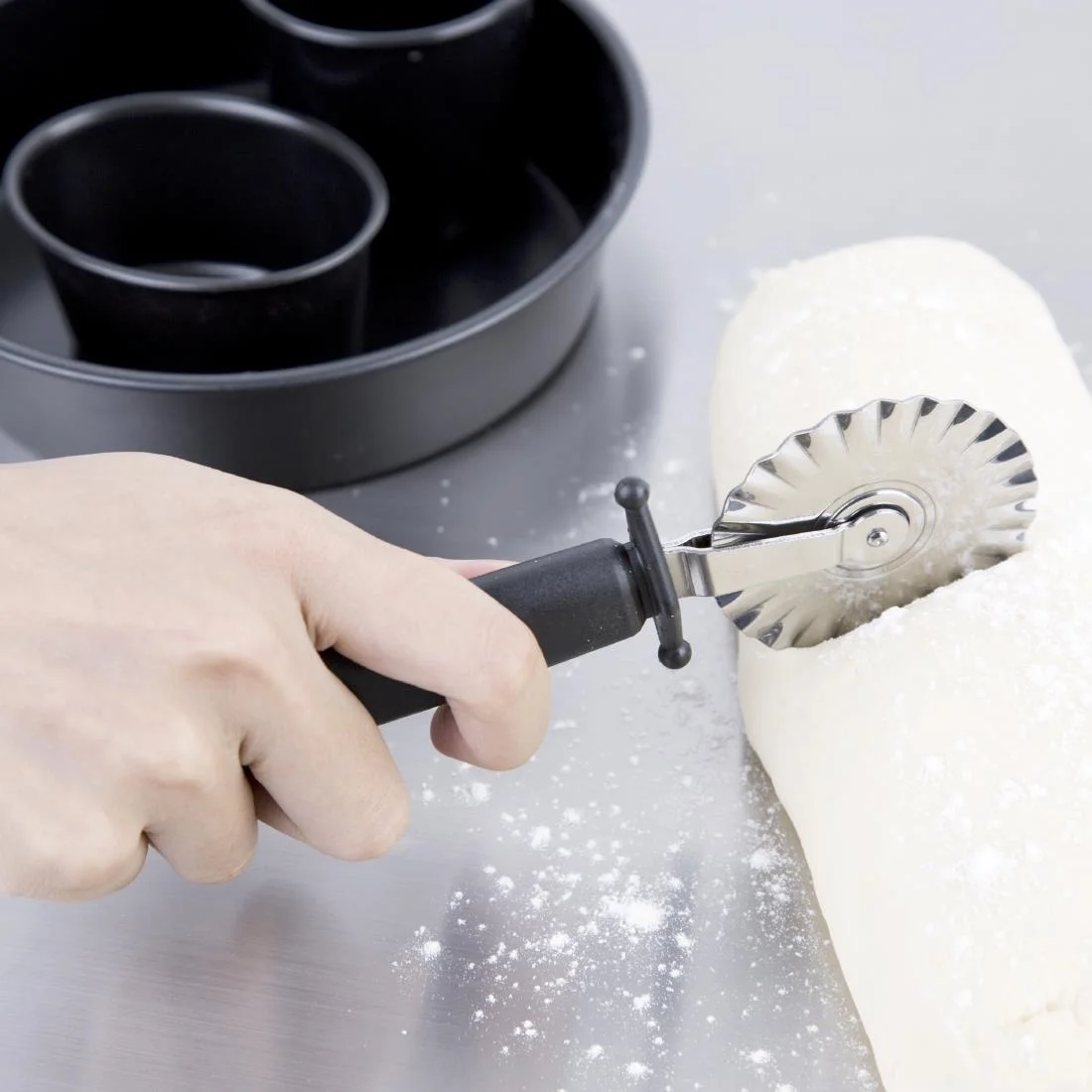 Vogue Dough Cutter - Image 2