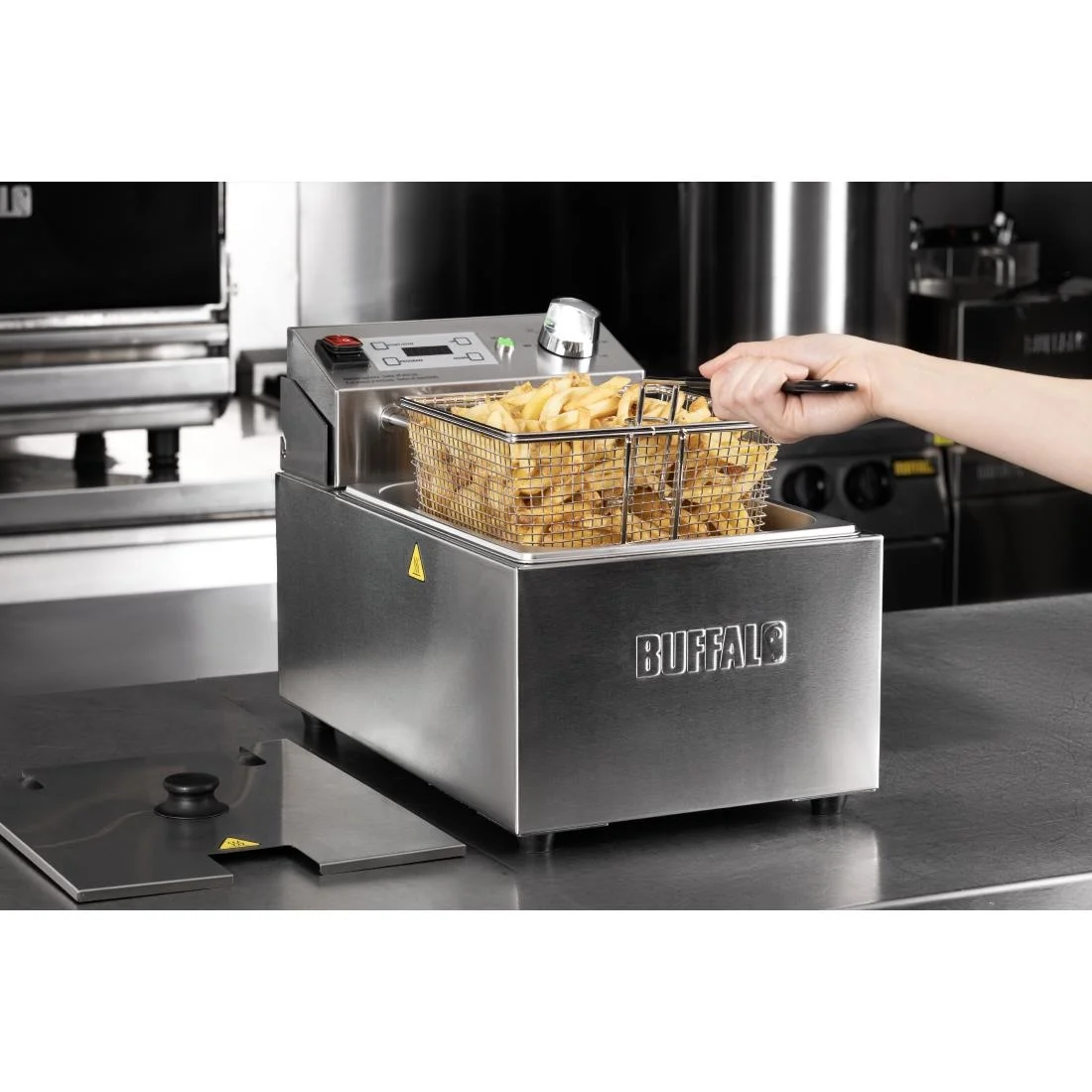 Buffalo Countertop Electric Fryer with Timer 5Ltr - Image 12