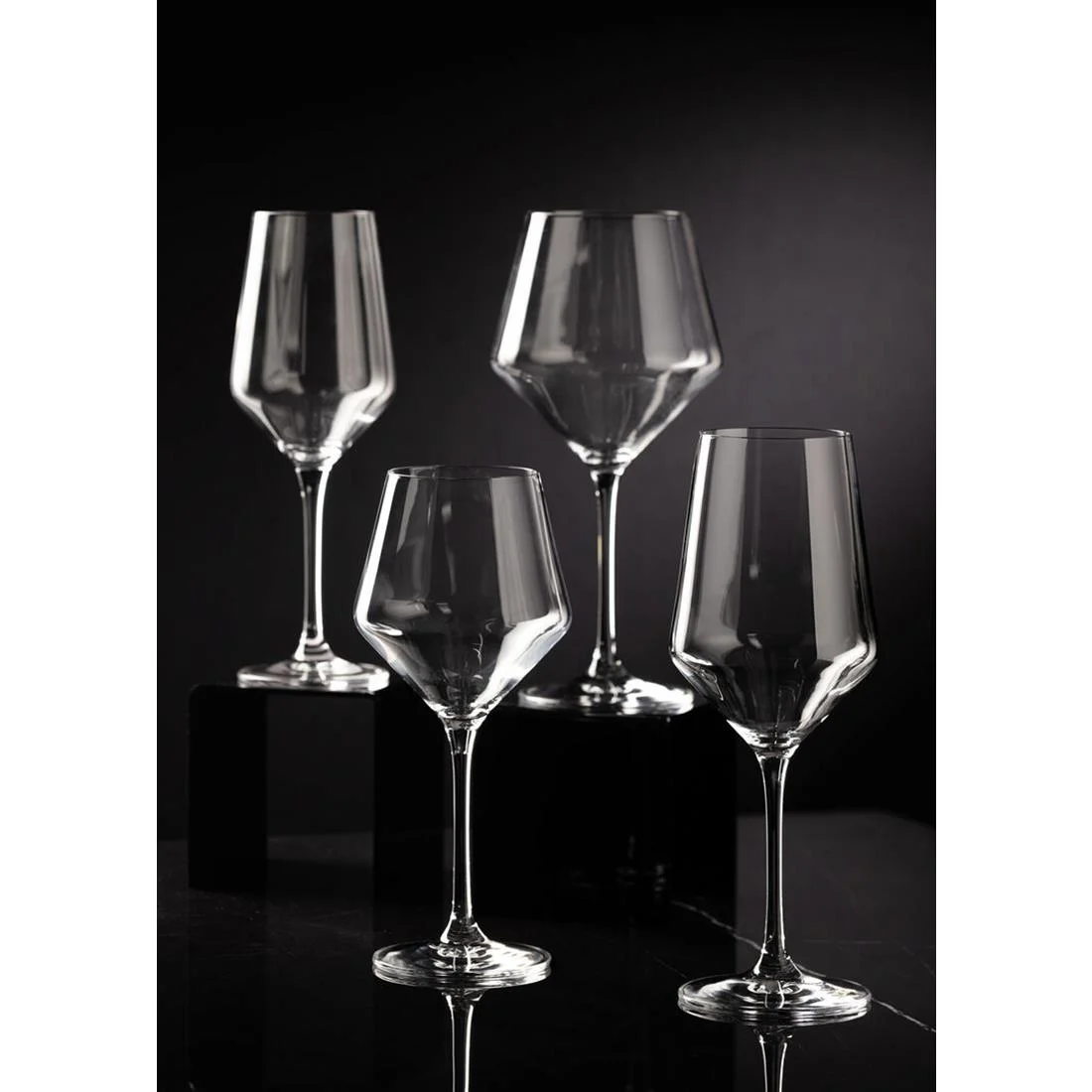 Utopia Murray Red Wine Glasses 560ml (6 pack) - Image 2