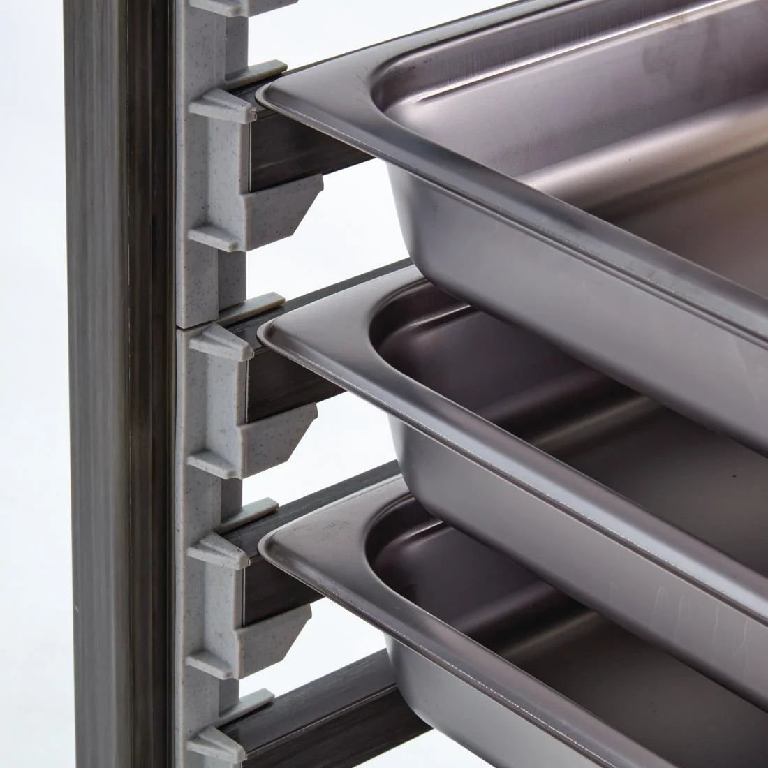 Cambro 1/1 Gastronorm Trolley 18 Tray Capacity Tall - Image 2