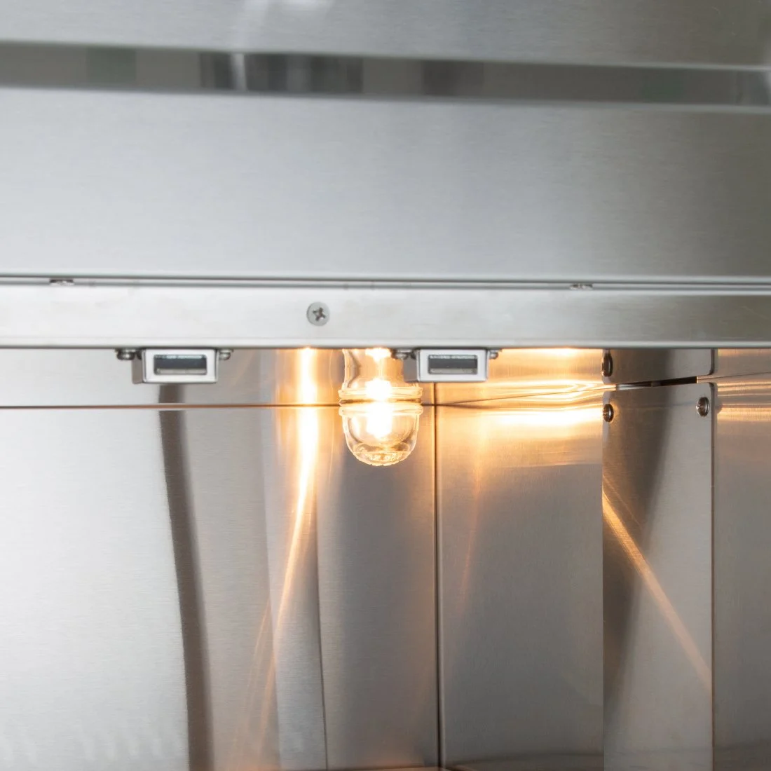 Buffalo Mobile Servery with Solid Heated Top - Image 8